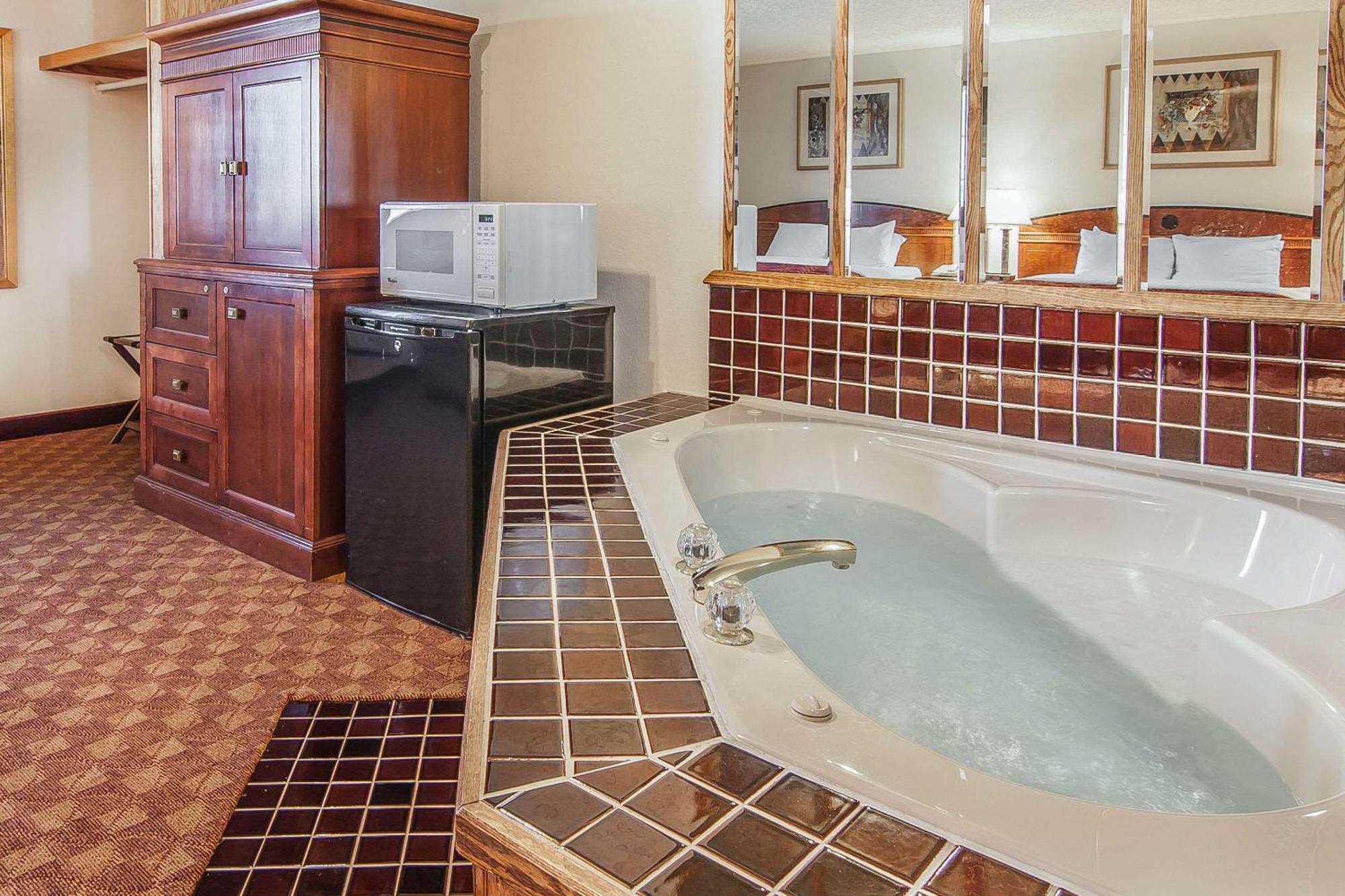 Econo Lodge Inn & Suites Madras Ngoại thất bức ảnh