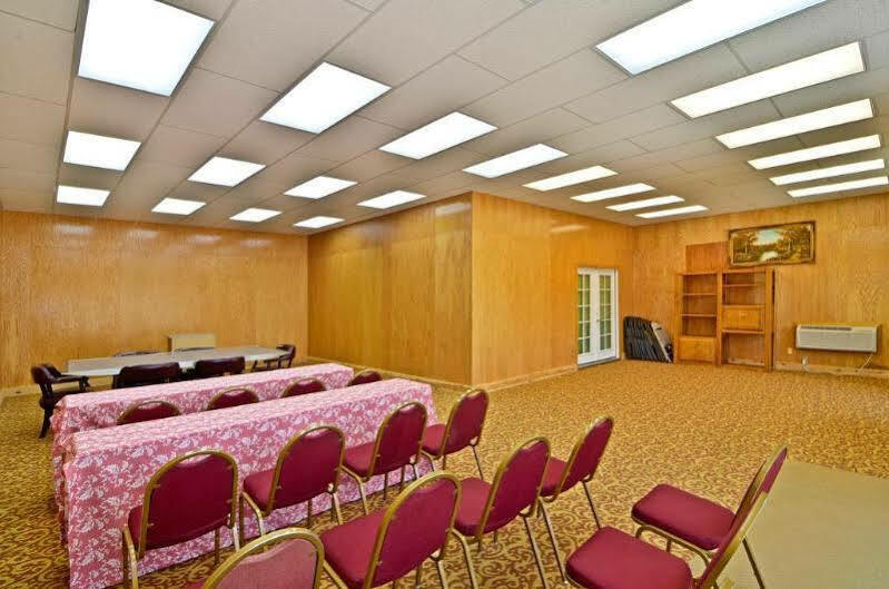 Econo Lodge Inn & Suites Madras Ngoại thất bức ảnh